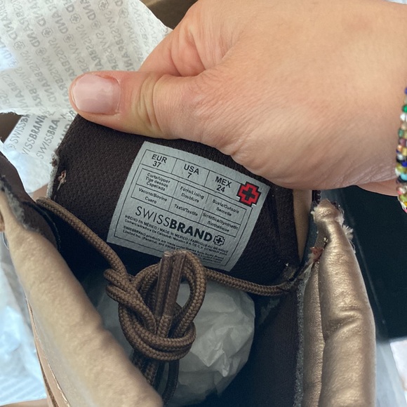 Swiss Brand Boots. Brand New NWT - Picture 4 of 6